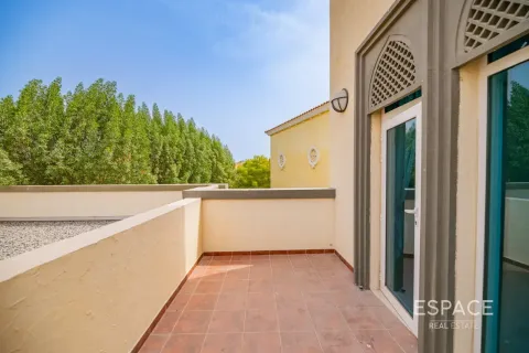 Villa in Regional, Jumeirah Park, Dubai 3 bedrooms, 285 sq.m. № 122604 - photo 17
