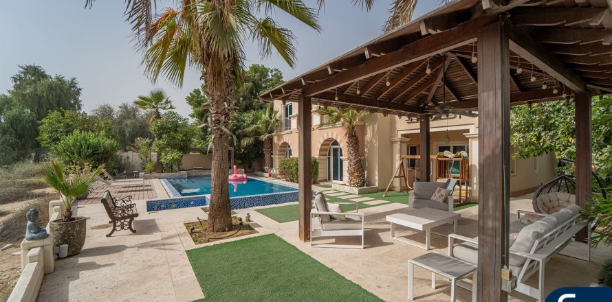 Villa à Victory Heights, Dubai Sports City, Dubai, 5 chambres, 542 m², № 74696