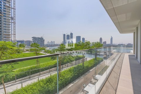 Apartment in EMAAR Beachfront, Dubai Harbour, Dubai 2 bedrooms, 124 sq.m. № 16116