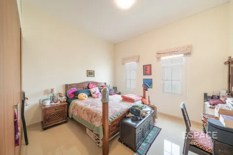 Villa in Mudon, Dubai 4 bedrooms, 438 sq.m. № 122454 - photo 10