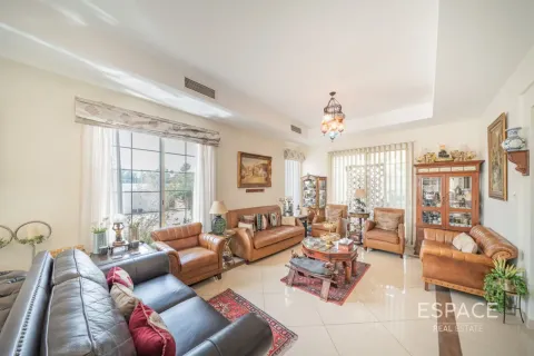 Villa in Mudon, Dubai 4 bedrooms, 438 sq.m. № 122454 - photo 4