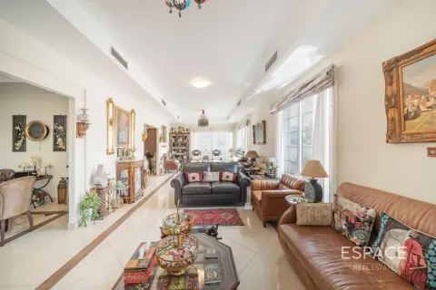Villa in Mudon, Dubai 4 bedrooms, 438 sq.m. № 122454 - photo 5