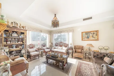 Villa in Mudon, Dubai 4 bedrooms, 438 sq.m. № 122454 - photo 3