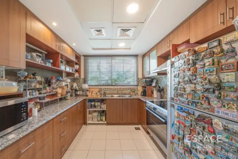 Villa in Mudon, Dubai 4 bedrooms, 438 sq.m. № 122454 - photo 8