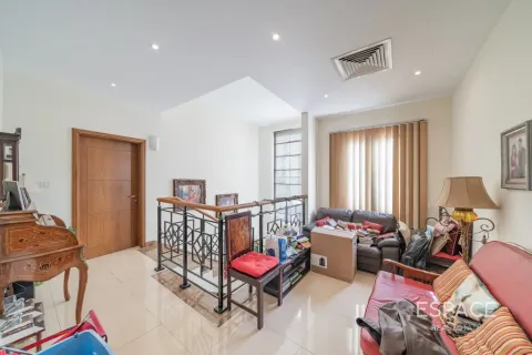 Villa in Mudon, Dubai 4 bedrooms, 438 sq.m. № 122454 - photo 14