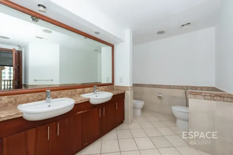 Appartement à Palm Jumeirah, Dubai, 1 chambre, 120 m², № 122458 - photo 12
