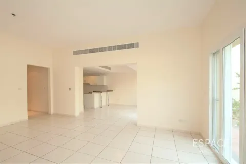 Villa en The Lakes, Dubai, 3 dormitorios, 237 m², № 122453 - foto 3