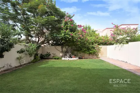 Villa en The Lakes, Dubai, 3 dormitorios, 237 m², № 122453 - foto 5