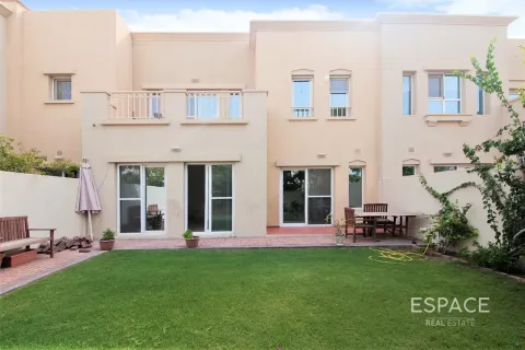 Villa en The Lakes, Dubai, 3 dormitorios, 237 m², № 122453