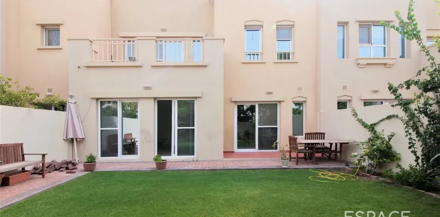Villa en The Lakes, Dubai, 3 dormitorios, 237 m², № 122453