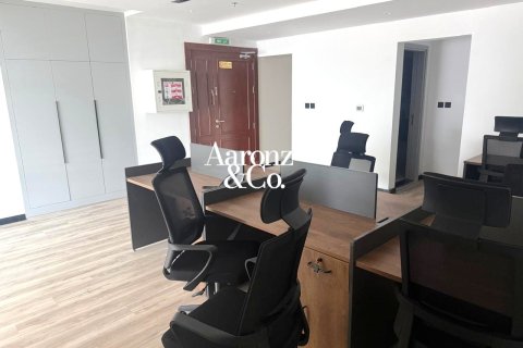 Office in Jumeirah Lake Towers, Dubai 86 sq.m. № 125064 - photo 3