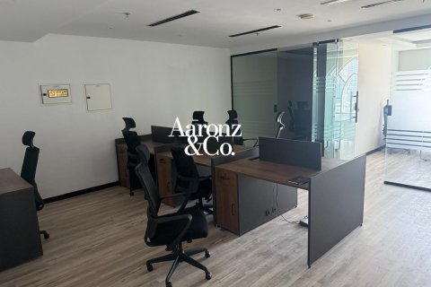 Office in Jumeirah Lake Towers, Dubai 86 sq.m. № 125064 - photo 2
