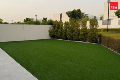 Villa à Dubai, 4 chambres, 376 m², № 124255 - photo 2