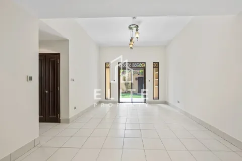 Apartment in Reehan, Old Town, Dubai 2 bedrooms, 282 sq.m. № 69904 - photo 3