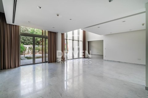Villa in District One, Mohammed Bin Rashid City, Dubai 4 bedrooms, 725.94 sq.m. № 136992 - photo 2