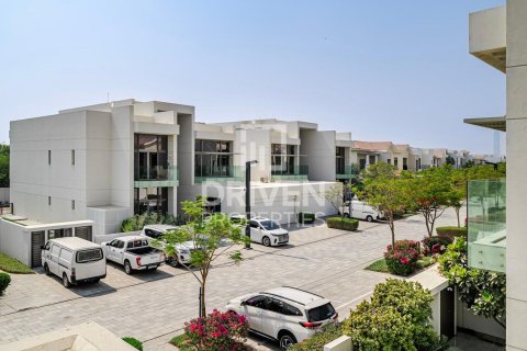 Villa in District One, Mohammed Bin Rashid City, Dubai 4 bedrooms, 725.94 sq.m. № 136992 - photo 20