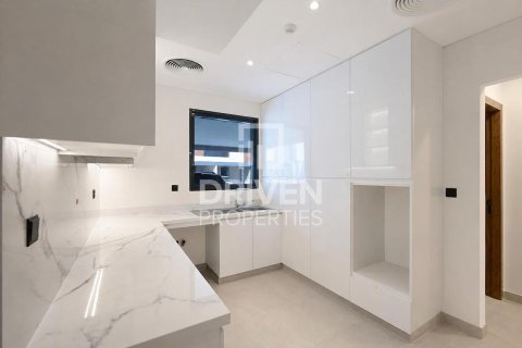 Adosado en Dubai Land, Dubai, 3 dormitorios, 283.91 m², № 134413 - foto 9