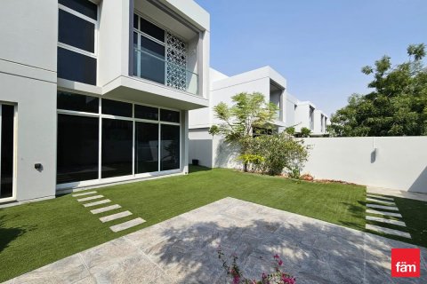 Maison de ville à Dubai, 3 chambres, 422.9 m², № 47198 - photo 1