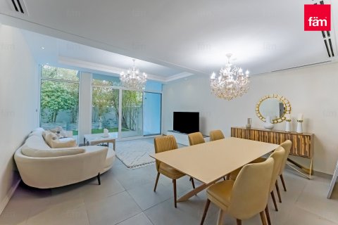 Townhouse in Dubai 3 bedrooms, 422.9 sq.m. № 47198 - photo 8