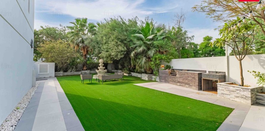 Townhouse in Dubai 3 bedrooms, 422.9 sq.m. № 47198