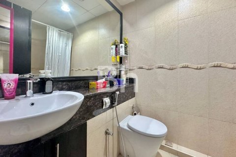 Appartement à Jumeirah Lake Towers, Dubai, 2 chambres, 109 m², № 23273 - photo 2