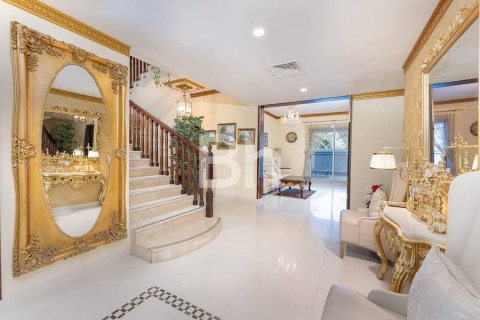 Villa in Falcon City of Wonders, Dubai 5 bedrooms, 814 sq.m. № 56741 - photo 1