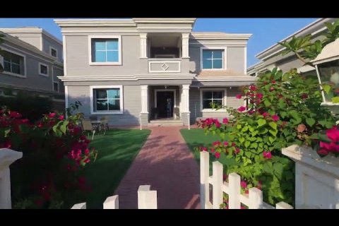 Villa in Falcon City of Wonders, Dubai 5 bedrooms, 814 sq.m. № 56741 - photo 11