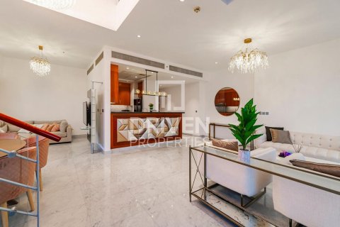 منزل ذو طابقين في Central Park Tower, DIFC, دبي 2 غرف نوم, 165 م² رقم 20608 - صورة 3