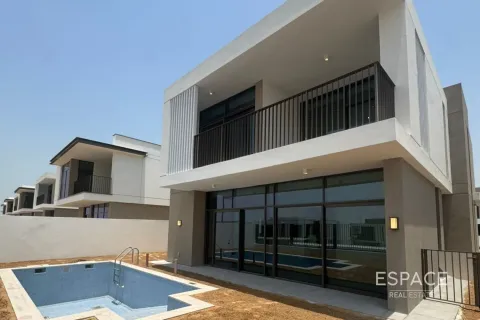 Villa en Al Furjan, Dubai, 4 dormitorios, 377 m², № 62083 - foto 1