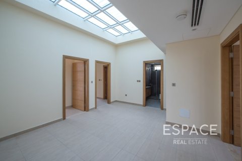 Снять в аренду виллу в Legacy Nova Villas, Jumeirah Park, Дубай: 4 спальни, 455м², № 62080 - фото 8