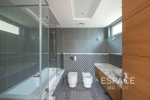 Снять в аренду виллу в Legacy Nova Villas, Jumeirah Park, Дубай: 4 спальни, 455м², № 62080 - фото 19