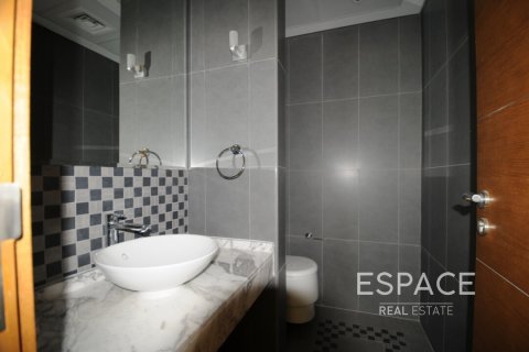 Снять в аренду виллу в Legacy Nova Villas, Jumeirah Park, Дубай: 4 спальни, 455м², № 62080 - фото 16