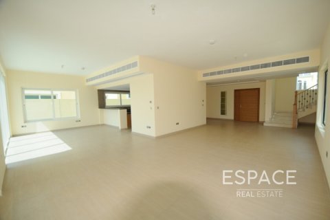 Снять в аренду виллу в Legacy Nova Villas, Jumeirah Park, Дубай: 4 спальни, 455м², № 62080 - фото 4