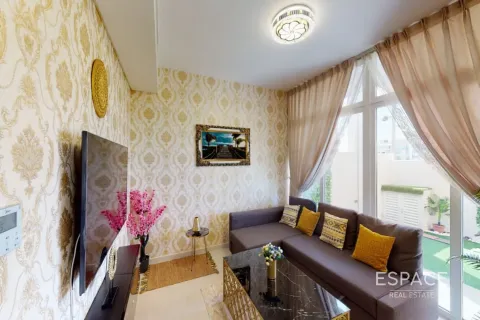 Снять в аренду таунхаус в Дубае: 3 спальни, 112м², № 62081 - фото 2