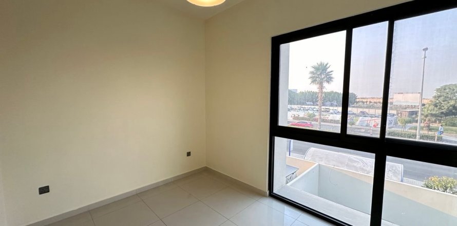 Таунхаус в Дубае, 3 спальни, 174.8м², № 109767