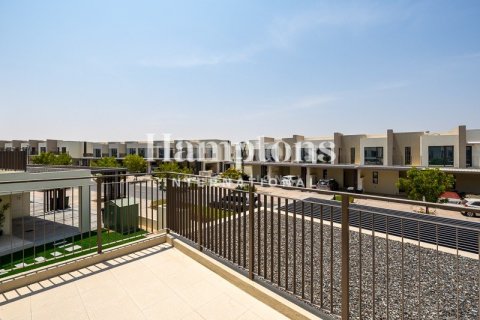 Снять в аренду виллу в Dubai South (Dubai World Central), Дубай: 4 спальни, 256.78389200м², № 94300 - фото 17