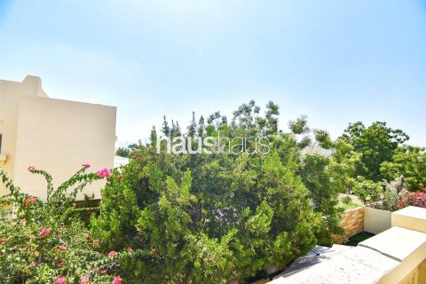 Villa in The Lakes, Dubai 3 bedrooms, 212 sq.m. № 44670 - photo 9