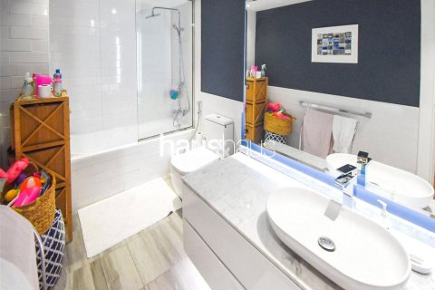 Villa in The Lakes, Dubai 3 bedrooms, 212 sq.m. № 44670 - photo 11