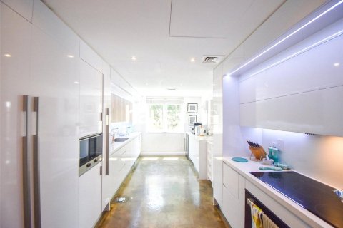 Villa in The Lakes, Dubai 3 bedrooms, 212 sq.m. № 44670 - photo 12