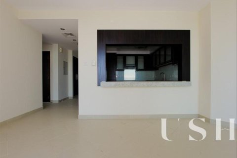 Apartment in The Views, Dubai 2 bedrooms, 125 sq.m. № 39665 - photo 17