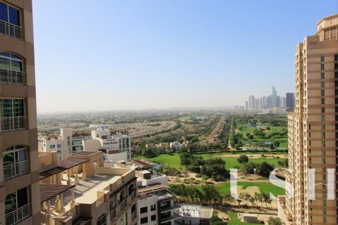 Apartment in The Views, Dubai 2 bedrooms, 125 sq.m. № 39665 - photo 9