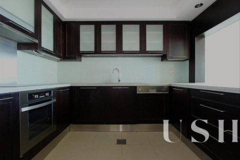 Apartment in The Views, Dubai 2 bedrooms, 125 sq.m. № 39665 - photo 12