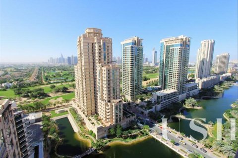 Apartment in The Views, Dubai 2 bedrooms, 125 sq.m. № 39665 - photo 1