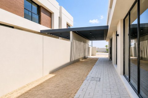 Townhouse in Dubai Land, Dubai 3 bedrooms, 283.91 sq.m. № 142238 - photo 2