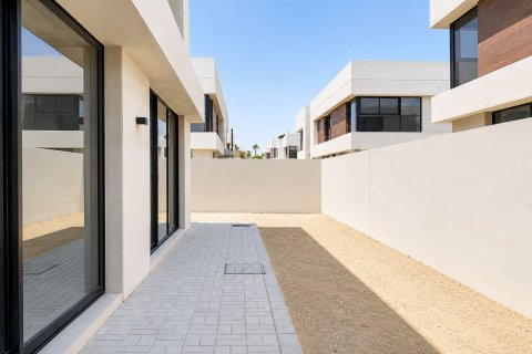 Townhouse in Dubai Land, Dubai 3 bedrooms, 283.91 sq.m. № 142238 - photo 3