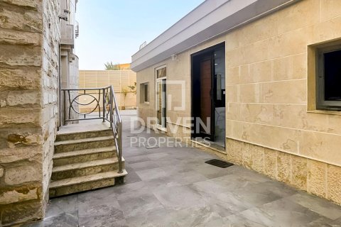 Villa en Al Mizhar, Dubai, 6 dormitorios, 1394 m², № 65829 - foto 19
