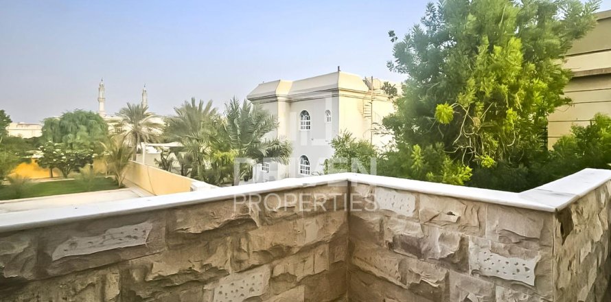 Villa en Al Mizhar, Dubai, 6 dormitorios, 1394 m², № 65829