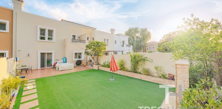 Вилла в Арабиан Ранчес, Дубай, 3 спальни, 272м², № 13402