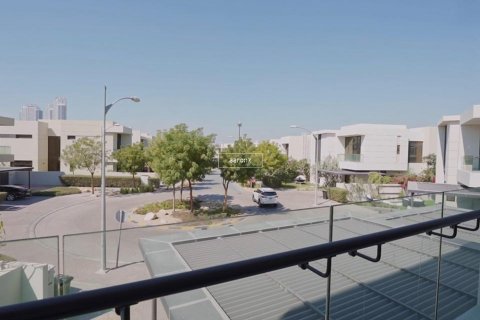 Villa à Dubai, 5 chambres, 615.7 m², № 42518 - photo 12