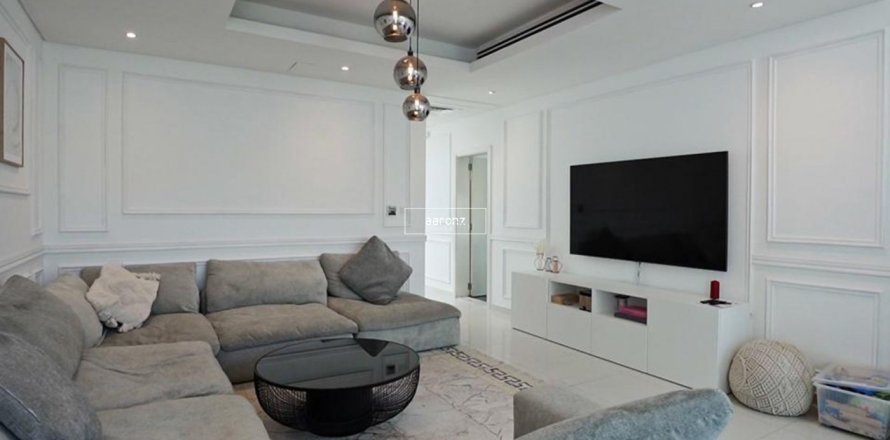 Villa à Dubai, 5 chambres, 615.7 m², № 42518